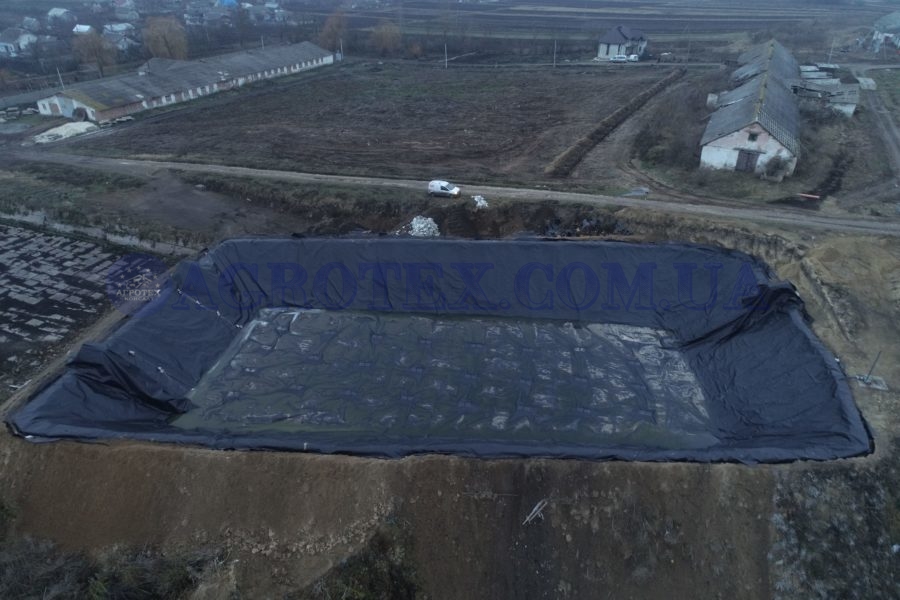 Закрита лагуна для зберігання несепарованого гною свиней закрита плівкова лагуна